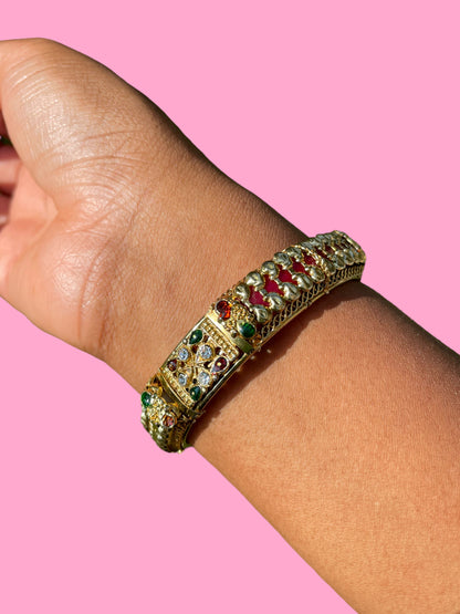 Vintage gold plated bracelet with gems
